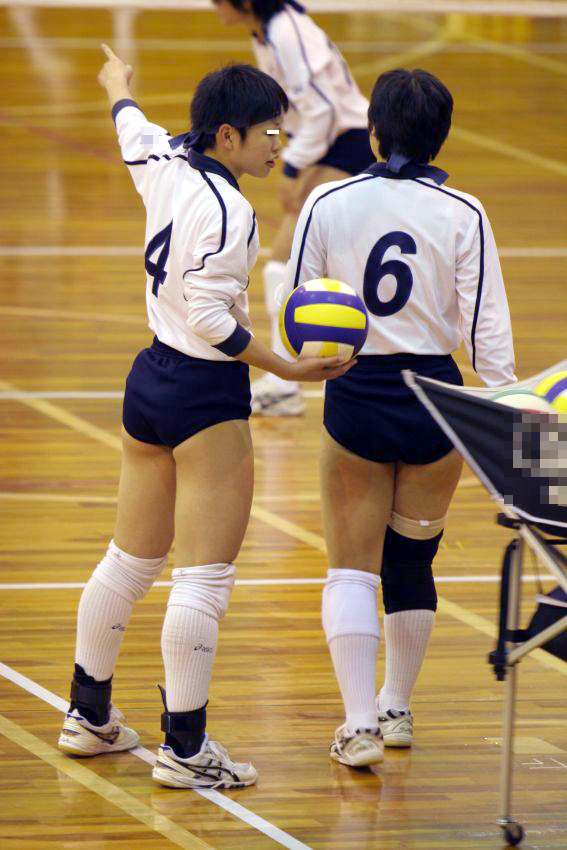 らぶりーバレーボール　01 ブルマ絶滅寸前でも頑張ってブルマを採用し続けた高校