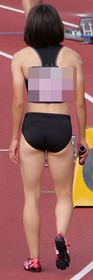 JD 400mx4 リレー　日本代表　黒色アシックス製セパレートレーシングショーツ　ハイレグ　ブルマ　日焼け跡　筋肉　腹筋