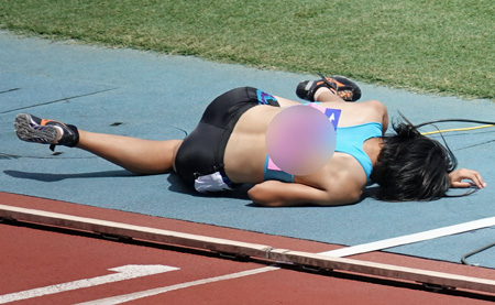陸上女子コレクションVol.100　青山学院大学　インナーはみ出し　はみケツ　ナイキ製レーシングブルマ　横浜国立大学　女子陸上部　陸上女子　400M×４　レース後倒れこみ大開脚　JDアスリート盗撮