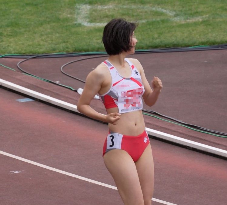 ブルマに戻ったハードラー ぼーんほわいと 富士通　陸上競技部　田中佑美　立命館大学　銀行ブルマ　七十七銀行　青木益未　日本建設工業　アスリート社員　福部真子　㈱アトレ　ヘンプヒル恵