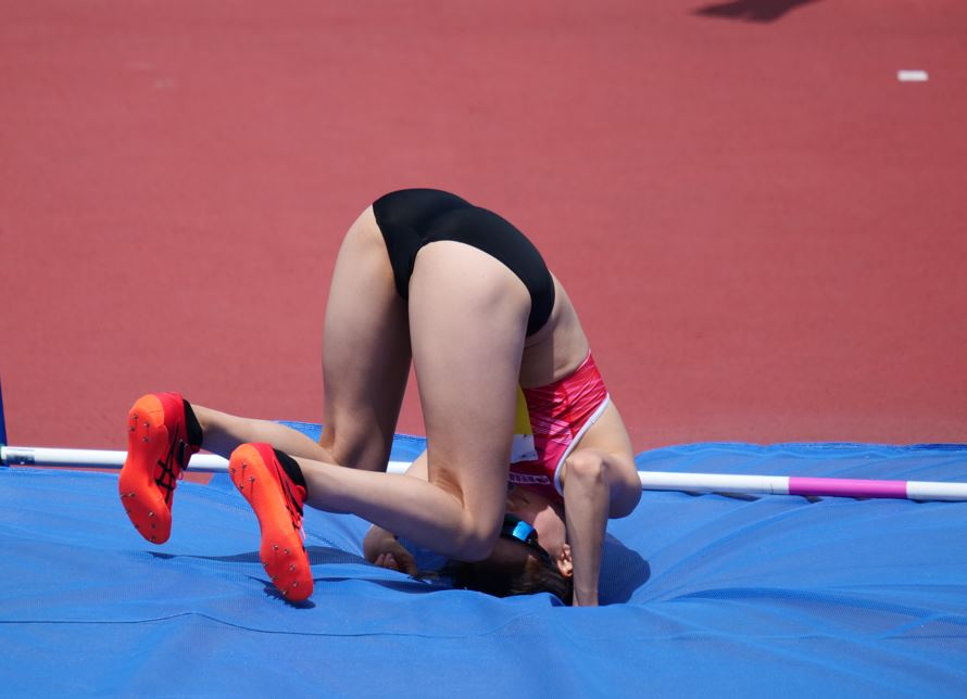 長身美女による高跳び競演 04 Moe ２４００万画素　129枚 鹿児島銀行　女子陸上部　日本体育大学　女子陸上部　サングラス実業団　女子陸上部　ミズノ製最新モデル陸上女子セパレートユニフォーム　マン繰り返しブルマ