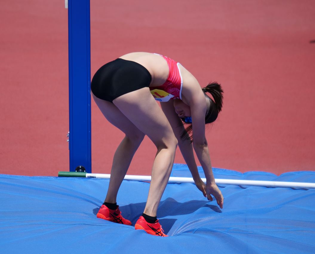 長身美女による高跳び競演 04 Moe ２４００万画素　129枚 鹿児島銀行　女子陸上部　日本体育大学　女子陸上部　サングラス実業団　女子陸上部　ミズノ製最新モデル陸上女子セパレートユニフォーム　マン繰り返しブルマ