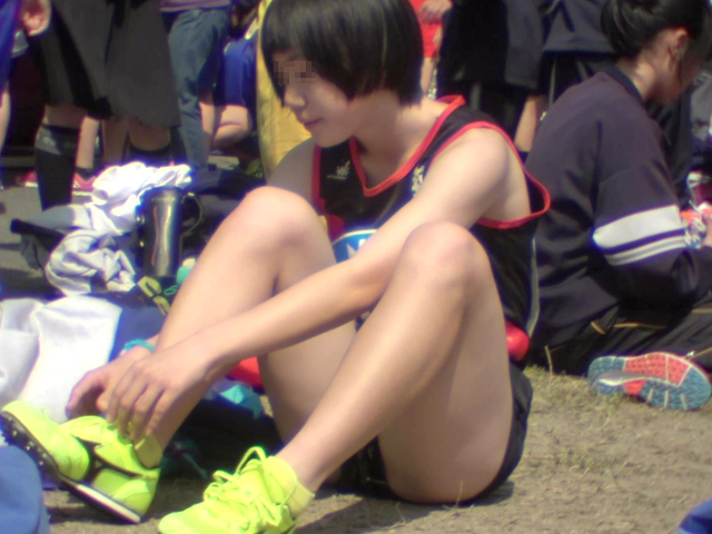 陸上女子　ブルマではなくランパンを狙い　インナー パンチラを見る　pepeの陸上美脚女子vol.7
