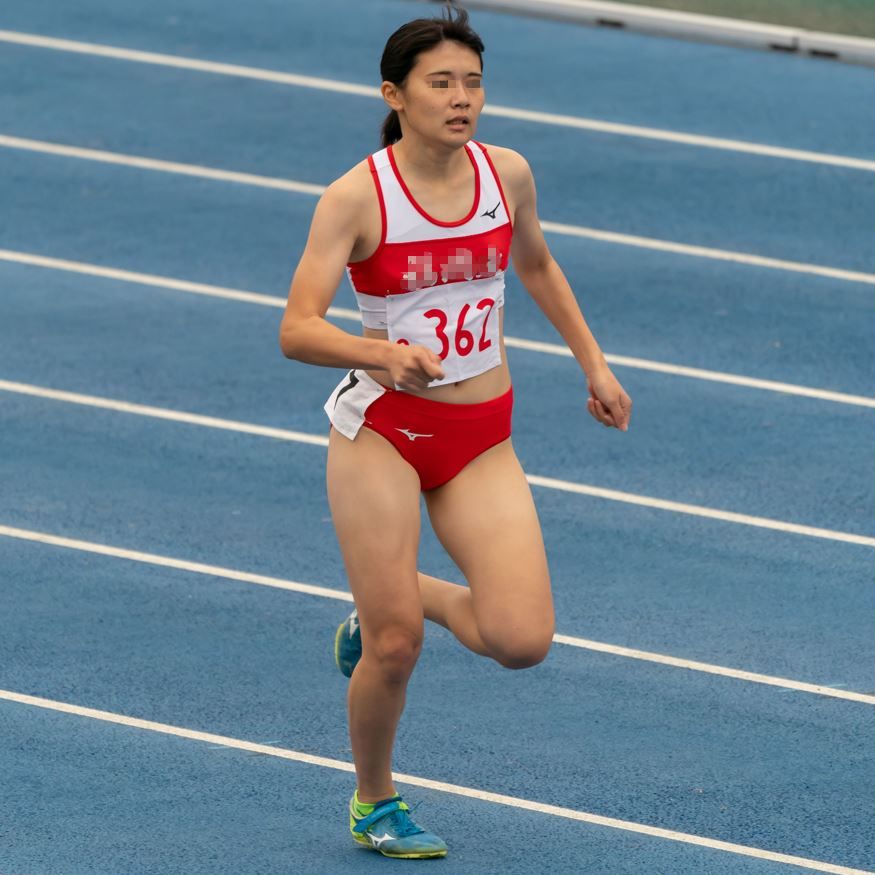 TAF44-2　qwerty　福岡大学女子陸上部　ミズノ製レーシングブルマ　高画質陸上盗撮写真　国立ブルマ　名門校ブルマ