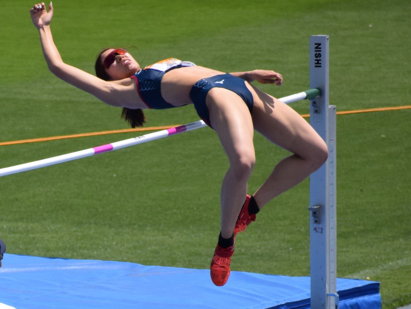 2023年陸上大会　走り高跳び フラッグ　水戸招待陸上 鹿児島銀行女子陸上部　銀行ブルマ　ハイレグブルマ　筑波大学女子陸上部　国立大学ブルマ　ニッパツアスリート　仲野春花　ばねブルマ　社会人ブルマ